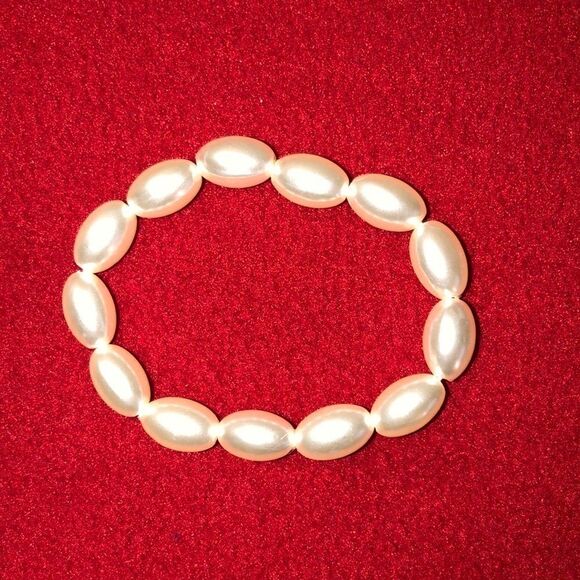 Handmade Stretch Faux Pearl Bracelet - Picture 1 of 6